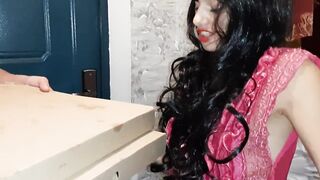 Paid the pizza delivery girl not with money, but with cunnilingus
