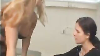 recepcionista lesbiana