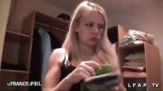 2 cochonnes francaises sortent le gode ceinture