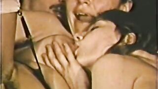 Peepshow Loops 245 70s and 80s - Scene 4