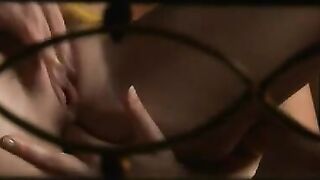 chicas acariciandose 02