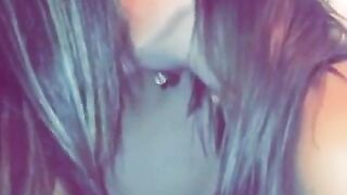BESO TRES CHICAS A LA VEZ