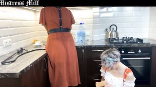 Cleaning lady – seduction of mistress
