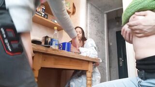 Игра правда или действие превратилась в траходром на кухне - lesbian_illusion