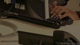 Dana Vespoli – hot boss seduces sexy secretary Sovereign Syre