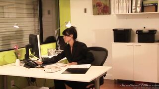 Dana Vespoli – hot boss seduces sexy secretary Sovereign Syre