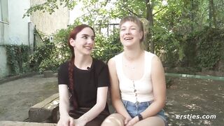 Deutsche Blondine wird von Freundin mit Strap-On gevï¿½gelt