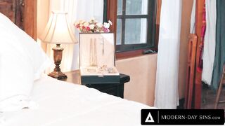 Hot MILF Disciplines Amateur Burglar With Lesbian Sex