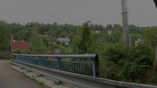 Blondinen 20 Jahre gehen in den wald weil sie keiner sehen darf