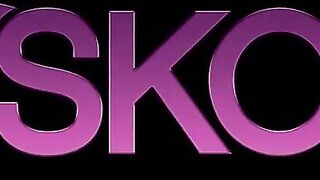 Bskow Lesbian MILF Darla Crane Trib and Lick