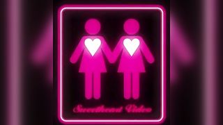 Sweetheart Natural Lesbians Eating Pussy