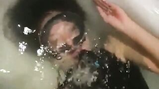 wetsuit lesbians (Sex Babe)