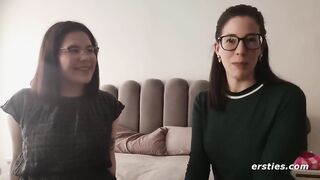Zwei Freundinnen aus Düsseldorf vergnügen sich endlich
