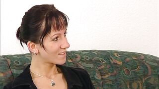 Deutsches Lesben Casting Tell me more 2 echte deutsche Schnitten