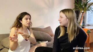 Lustvolle Berlinerinnen haben leckeren lesbischen Sex