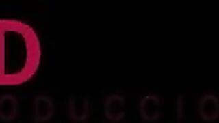 mi hermanastra me descubre viendo sus fotos sexys ,historia completa- porno en español