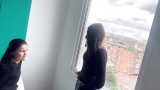 A mi compañera le gusta follar en público #1