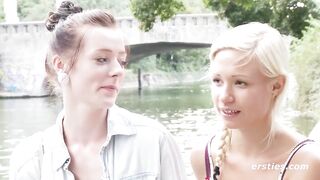 Ersties: Amateur-Mädels haben tollen, sinnlichen Sex