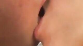 Beijando minha amiga