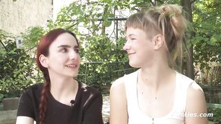 Ersties: Heiße BDSM-Session – geile Girls spielen mit Strap-On