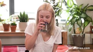 Ersties: 4 Hot Lesbians Play a Game With The Sybian