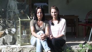 Ersties: Permissive girls make out in the dressing room