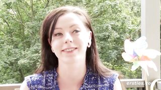 Ersties: Erste lesbische Erfahrung einer 21-jährigen Deutschen. Und was für eine!