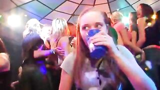 Girls wants to fuck the army dancer (Huge Cock)