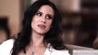 Teen babe shows her bestfriends new bra to seduces her stepmom