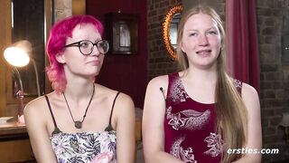 Ersties: 18- und 21-jährige deutsche Amateur-Girls spielen miteinander