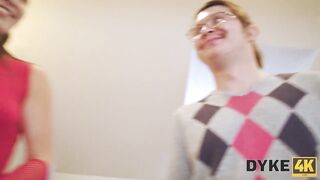 DYKE4K. Foursome with a Twist
