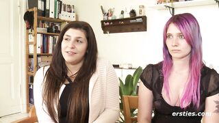 Ersties: Es darf gerne viel ï¿½l sein bei diesen deutschen Studentinnen