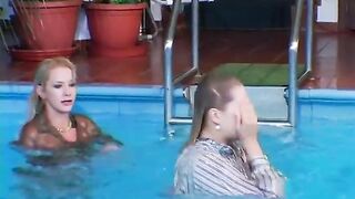 Lesbian fantasy in the pool