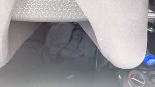 I give the taxi driver the finger on a busy road