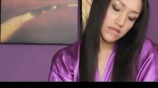 Vicki Chase Massages Her Sister's Best Friend 