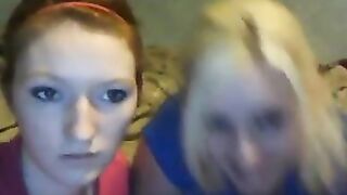 Teens in threesome on webcam (Camaster)