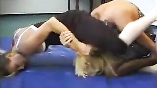 facesitting lesbians catfight