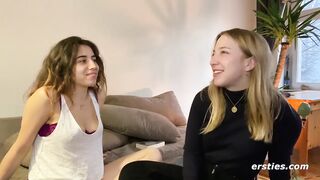 Ersties: Heiße Massage mit Sexspielzeug und Happy End