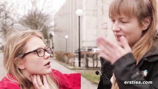 Ersties: In der Universitï¿½tsbibliothek wird es heiï¿½ mit Holly und Ida