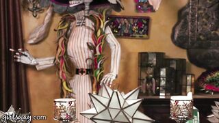 GIRLSWAY - Naturally Stacked Rich Diva Luna Star Makes Her Pervert Maid Abella Danger Squirt On Her Face! FULL SCENE