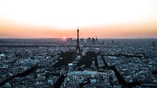 Lesbian pleasures in a Strip Club