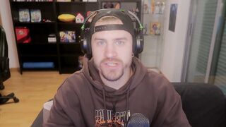 Lara Croft Meets Power Girl (Heroine Adventures)