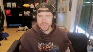 Lara Croft Meets Power Girl (Heroine Adventures)