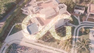 erotic movement of buttocks between lesbians