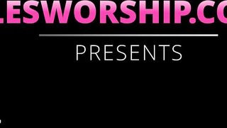 Francine is a sexy mature beauty