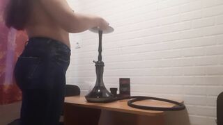 Секс с официанткой на моем рабочем месте кальянщицы в стриптиз баре - lesbian_illusion