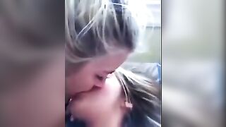Girls Make Out
