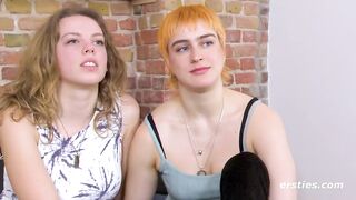 Ersties - Zwei süße Berlinerinnen lecken sich gegenseitig intensiv zum Orgasmus