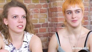 Ersties - Zwei sï¿½ï¿½e Berlinerinnen lecken sich gegenseitig intensiv zum Orgasmus