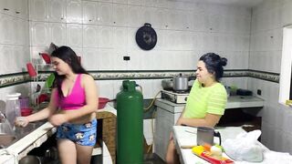 my stepsister fucks my pussy with a carrot and makes me squirt